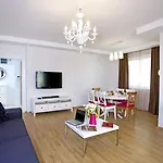 Aparthotel The &