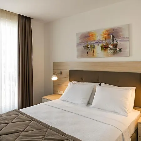 Hotel apartamentowy The & 3*