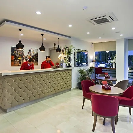 Aparthotel The &