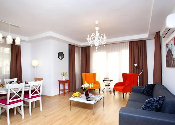 Aparthotel The &